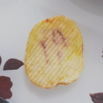 Cips Paketinden Mürekkep Benzeri Yazılı Parça Çıktı, Sağlığımız Tehlikede