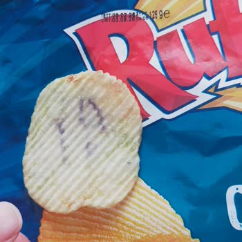 Cips Paketinden Mürekkep Benzeri Yazılı Parça Çıktı, Sağlığımız Tehlikede