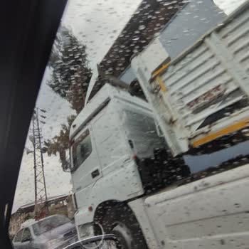 Hatay Büyükşehir Belediyesi Tırların Uygunsuz Şekilde Park Etmesi