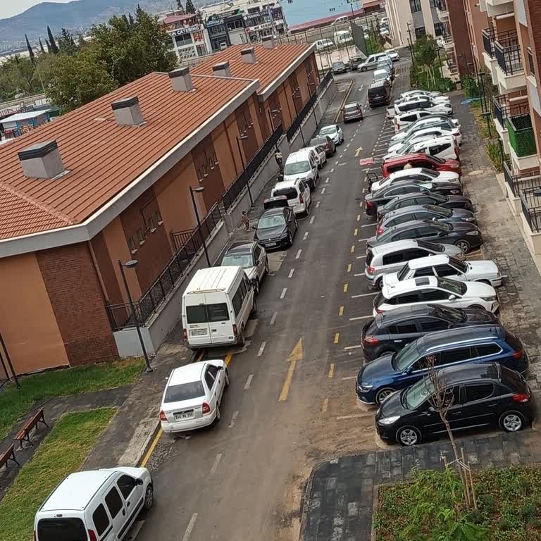 Site Otoparkında Dışarıdan Gelen Araçlar Nedeniyle Yaşanan Sorun
