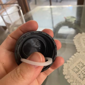 IKEA Aldığım Su Şişesi Sürekli Akıtıyor, Çözüm Bulamıyorum