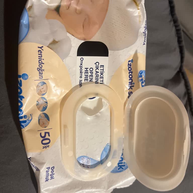 Molfix Yenidoğan Islak Mendilde Şaşırtan Üretim Hatası: Kapak Kullanılamaz Halde!