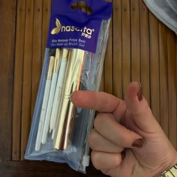 Gratis Mağazada Zımbalı Ambalaj Nedeniyle Yaralanma