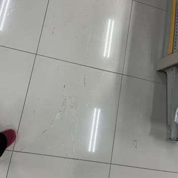 Ebebek Mağazada Temizlik İhmali: Oğlum Kaydı, Kimse Yardım Etmedi