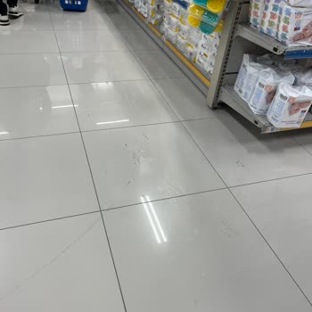 Ebebek Mağazada Temizlik İhmali: Oğlum Kaydı, Kimse Yardım Etmedi