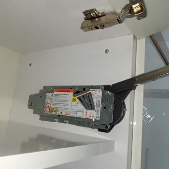 Blum Aventos Mekanizması Sürekli Kapanmıyor, Ücretsiz Parça Değişimi Talebi