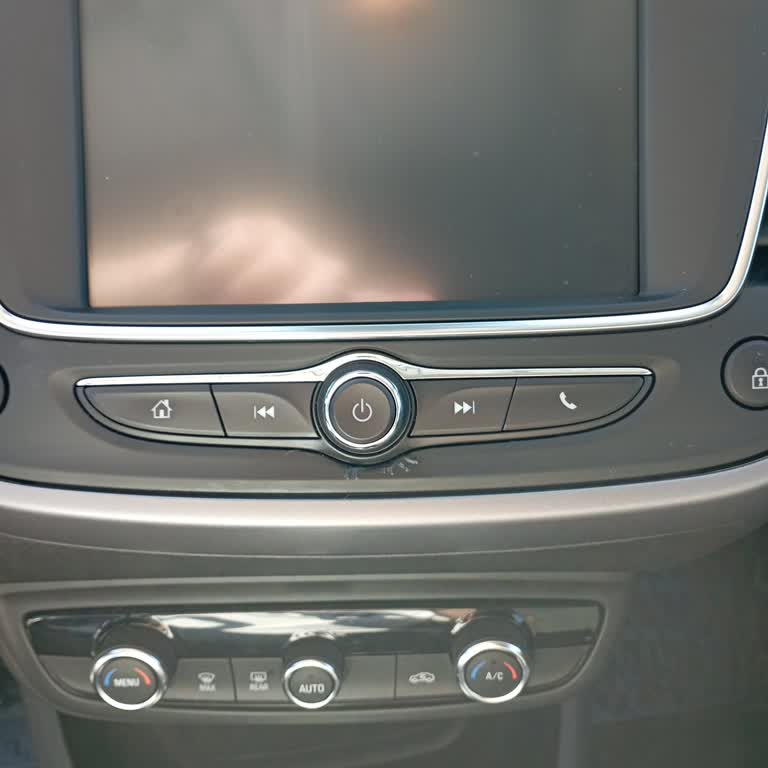 Multimedya Çerçevesindeki Kabarma Sorunu Garanti Kapsamında Çözülmüyor