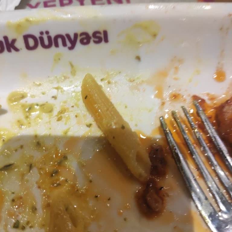 Tavuk Dünyasında Pişmemiş Makarna Hayal Kırıklığı