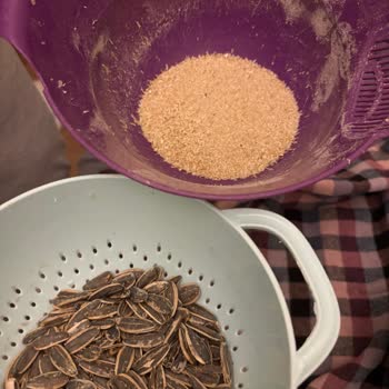 Aldığım Ay Çekirdeğinin Yarısı Çöptü, Müşteri Hizmetlerine Ulaşamıyorum