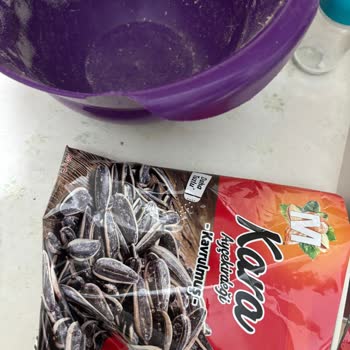 Aldığım Ay Çekirdeğinin Yarısı Çöptü, Müşteri Hizmetlerine Ulaşamıyorum