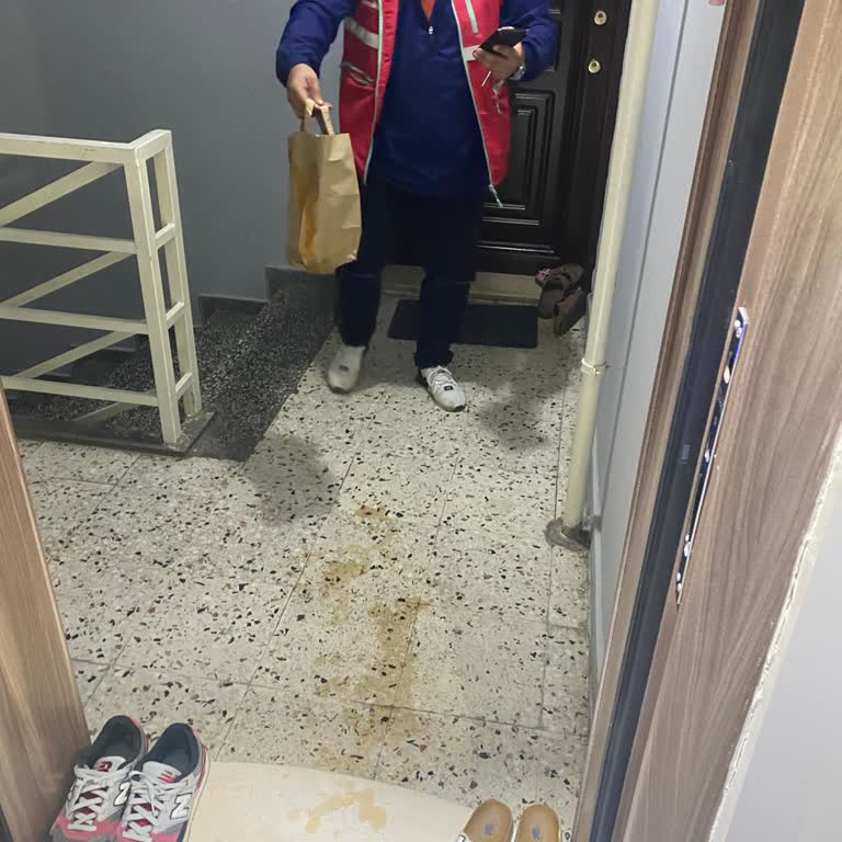 İçecekler Döküldü Siparişim Soğudu Ve Yemeksepeti Destek Vermedi