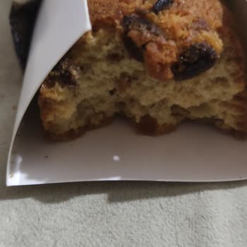 A101 Kekspir 220g Kek Ambalaj İçerisinde Isırılmış Gibi!