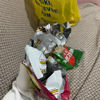 Açık Ambalajlı Ve Bozulmuş Kurabiye Hayal Kırıklığı Yarattı