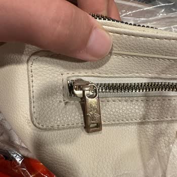 Fabrika Çantanın Fermuarı Kısa Sürede Oksitlendi Mağaza Çözüm Sunmadı