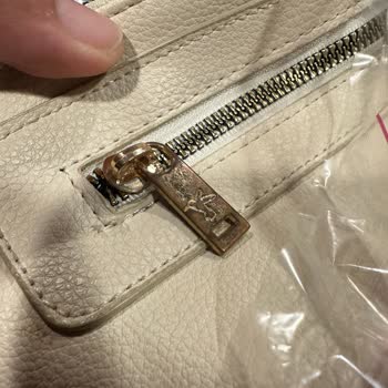 Fabrika Çantanın Fermuarı Kısa Sürede Oksitlendi Mağaza Çözüm Sunmadı