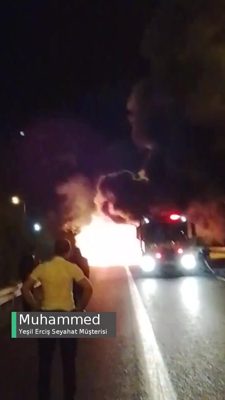 Yeşil Erciş Seyahat Yanan Otobüs videonun kapak resmi
