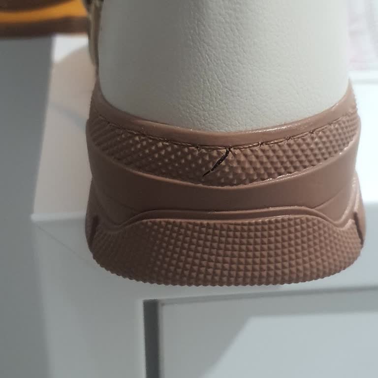 Defolu Ürün Ve İletişimsiz Müşteri Hizmetleri Mağduriyeti