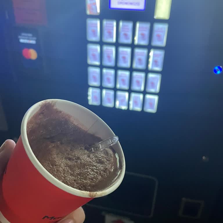 Otomattan Alınan Sıcak İçecek Buz Gibi Ve Eksik Çıktı İade Seçeneği Yok