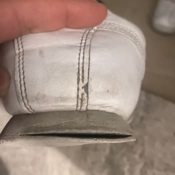 Kısa Sürede Deforme Olan Puma Ayakkabı İçin Yenisiyle Değişim Talebi