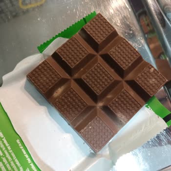 Aldığım Çikolatanın Rengi Değişmiş Ve Tüketmeye Çekiniyorum