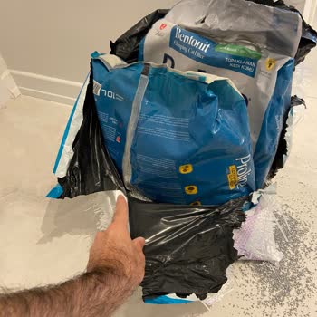 Yırtık Paketli Ağır Kedi Kumu İçin Çözüm Bulunmuyor