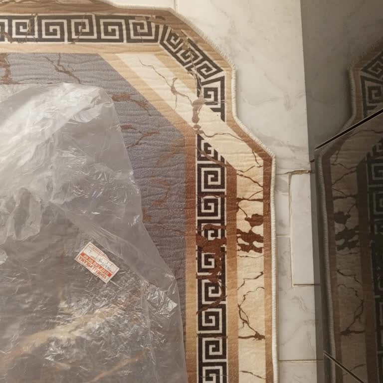 Halıdaki Leke İki Yıkamaya Rağmen Çıkmadı Firma Çözüm Sunmadı