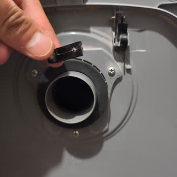 Arçelik S4910 Süpürge Makinesi Üst Kapak Tırnağı Kırıldı, Yedek Parça Temini Sorunu