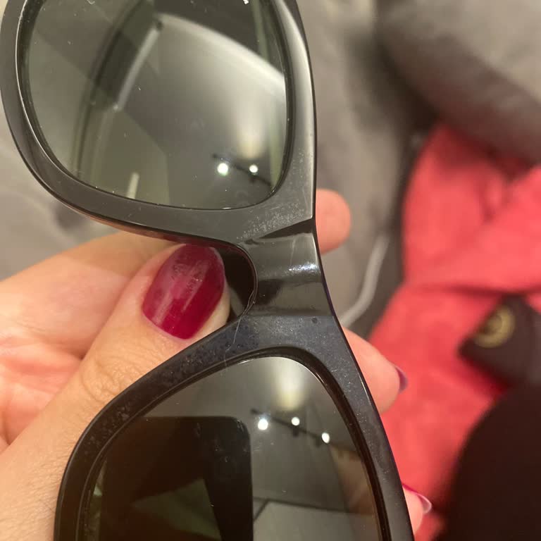 Rayban Güneş Gözlüğü Çerçevesi Kısa Sürede Matlaştı, Garanti Süreci Yetersiz