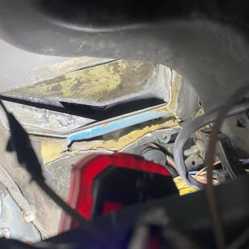 Renault Megane 1'de Kronik Su Tahliye Problemi Ve Yetersiz Destek