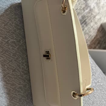 Kısa Sürede Renk Değişimi Yaşayan Çanta İçin Çözüm Bekliyorum