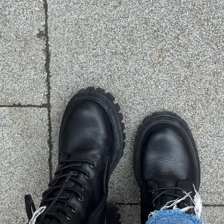 Yeni Alınan Bot Ayağımı Rahatsız Etti, İade Talep Ediyorum