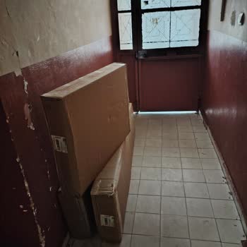 Ayakkabı Dolabı Teslimatında Kapı Önüne Bırakılan Ürün Ve Yetersiz Müşteri Hizmeti