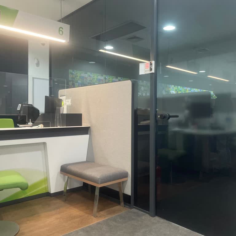 Garanti Bankası Şubesinde Uzayan Bekleme Ve İlgisiz Personel Sorunu