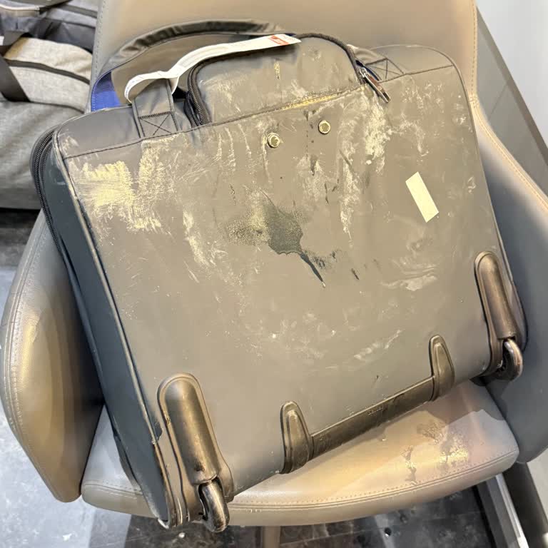 Valizim Uçuş Sonrası Hasar Gördü İlgisiz Cevap Aldım