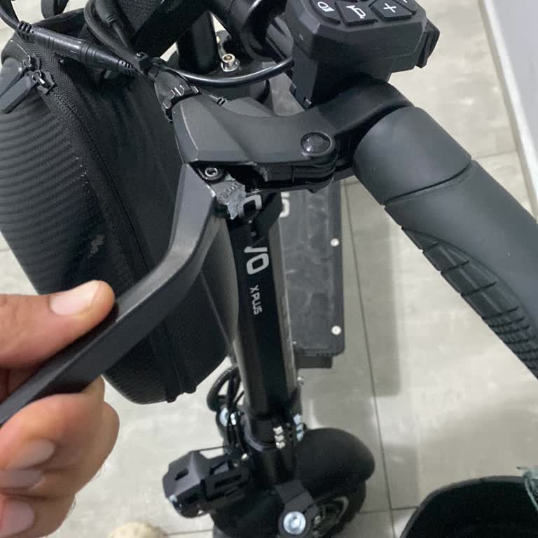 Garanti Kapsamındaki Scooterın Arka Fren Kolu Kendiliğinden Kırıldı, Servis İlgisiz