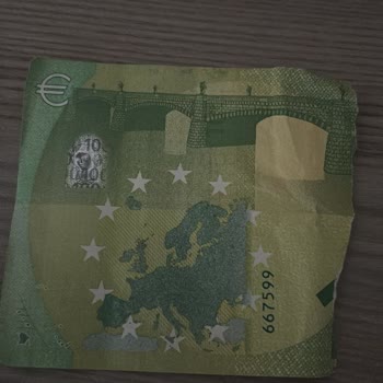 ATM'de Yırtılan 100 Euro İçin 13 Gündür Çözüm Sunulmuyor, Mağduriyetim Giderilmiyor