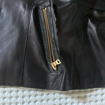 10 Yıl Garanti Vaadiyle Aldığım Ceketin Fermuarı 1 Yılda Bozuldu, Değişim Reddiyle Mağdur Oldum