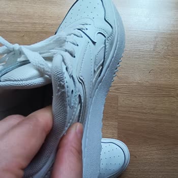 Reebok Ayakkabının Bağcık Kısmı Kısa Sürede Yırtıldı Garanti Çözüm Sunmadı