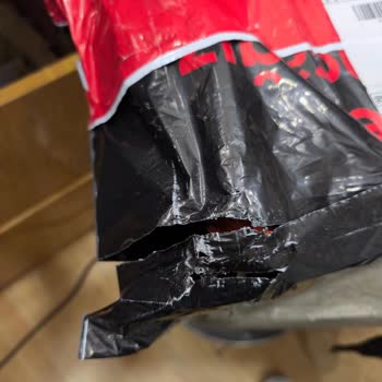 Ayakkabı Siparişim Yırtık Paket Ve Kullanılmış Ürünle Teslim Edildi