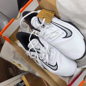 Ayakkabı Siparişim Yırtık Paket Ve Kullanılmış Ürünle Teslim Edildi