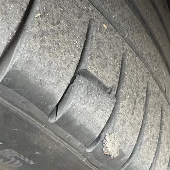 Pirelli Некачественная Шина Pirelli. Трескается, Расслаивается Протектор.