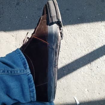 İki Gün Giyilen Deri Ayakkabı Paramparça Oldu, Garanti Desteği Sağlanmadı