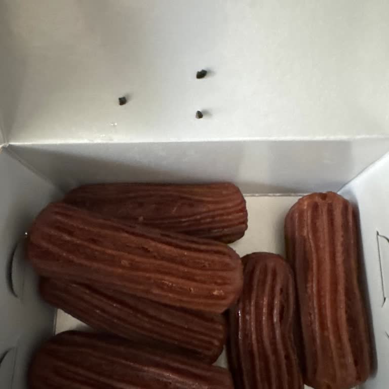 Yanık Ve Hijyenik Olmayan Tatlıya Müşteri Hizmetlerinden İlgisiz Cevap