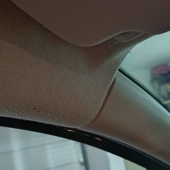 Renault Clio Tavan Döşemesi Kronik Lekelenme Sorunu Ve Yetersiz Çözüm