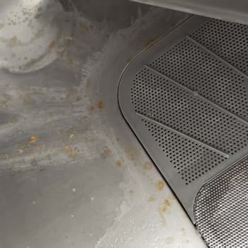 Garanti Kapsamındaki Bulaşık Makinesinde Paslanma Ve Ücretsiz Değişim Talebi