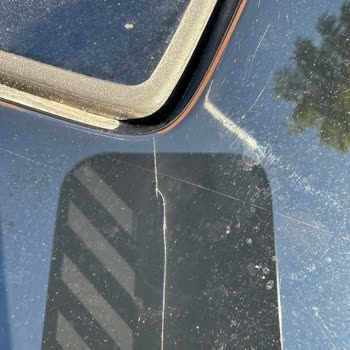 Cam Tavan Çıtası Kendi Kendine Çatladı, Ücretsiz Onarım Talebim Var