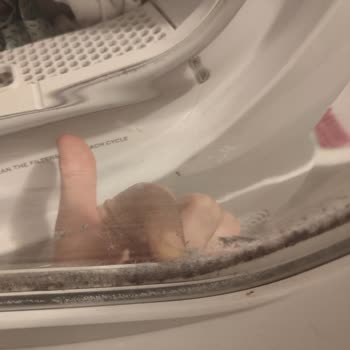 Kurutma Makinesi Kapağında Temizlenemeyen Toz Birikimi Sorunu