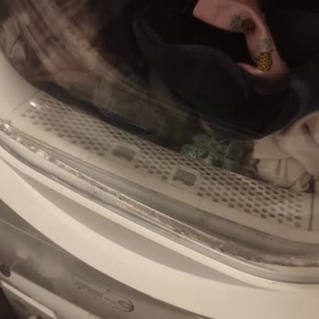 Kurutma Makinesi Kapağında Temizlenemeyen Toz Birikimi Sorunu