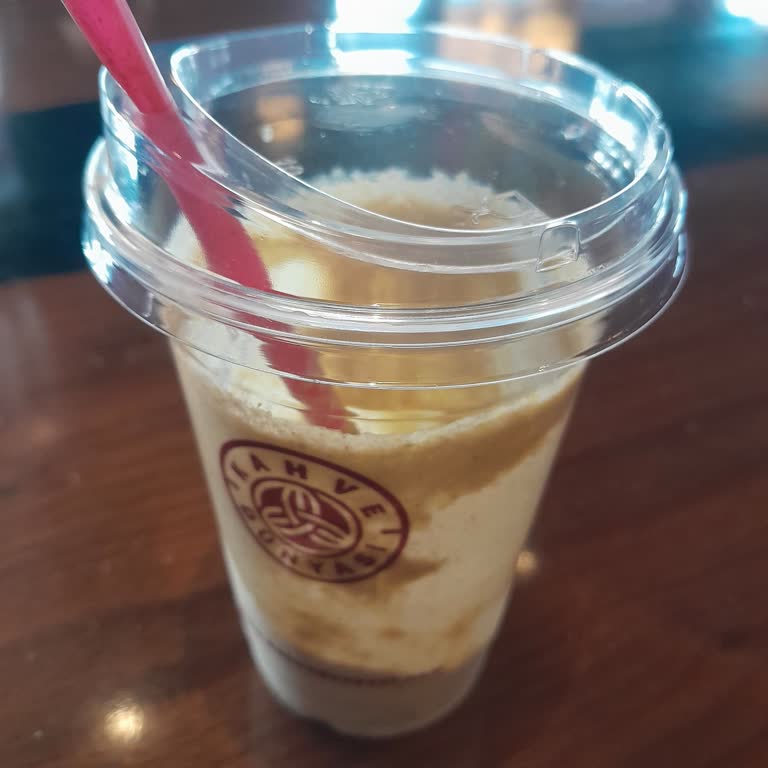 Kahve Dünyası Ataşehir Şubesinde İlgisiz Hizmet Ve Eksik Ürün Deneyimi