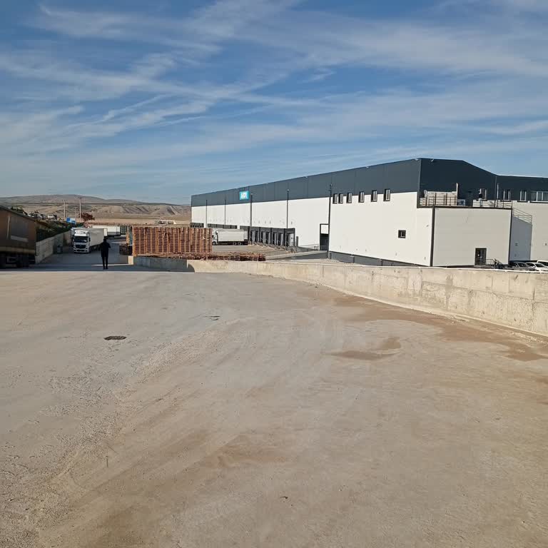 A101 Afyonkarahisar Depoda Araçlar Saatlerce Bekletiliyor